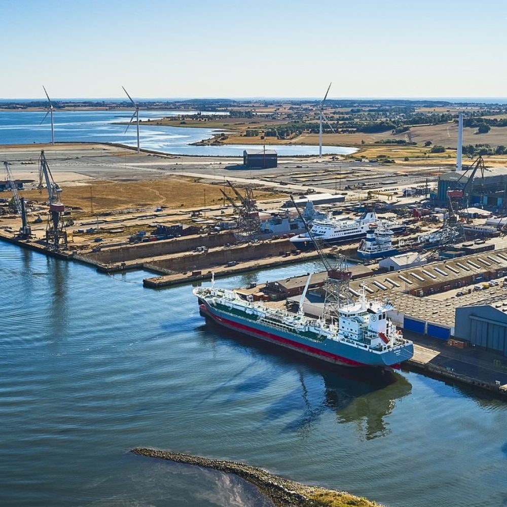 Flind Kristensen bruger det historiske Lindøværft på Odense Havn på Fyn i Danmark som base.